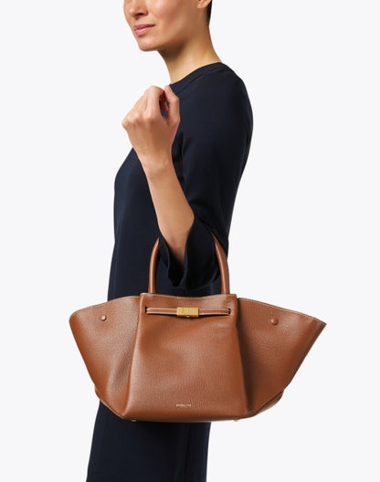 new-york-brown-contrast-stitch-leather-tote_look.jpeg