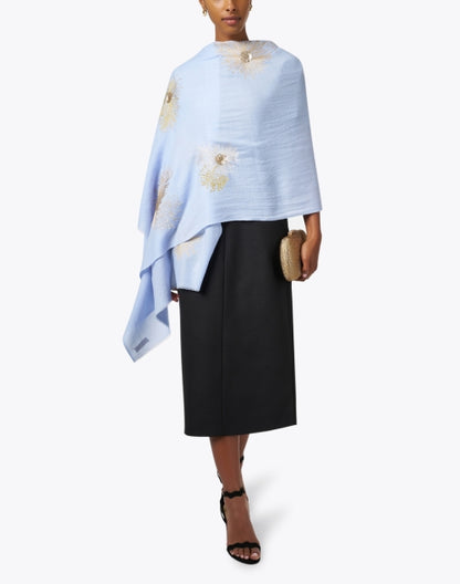 blue-embroidered-merino-wool-scarf_extra_1.jpeg