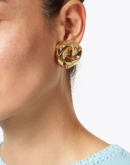 gold-knot-stud-clip-earrings_look.jpeg