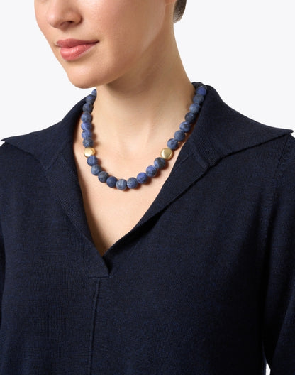 sodalite-and-gold-necklace_look.jpeg