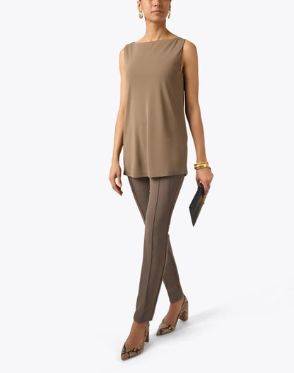 gramercy-taupe-stretch-pintuck-pant_look.jpeg