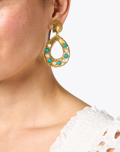 thalita-pearl-and-turquoise-drop-earrings_look.jpeg