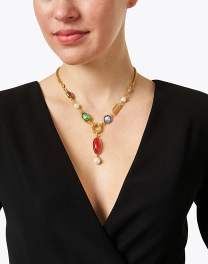 gold-pearl-and-stone-necklace_look.jpeg