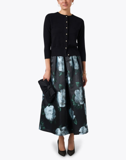 black-and-blue-floral-print-skirt_look.jpeg