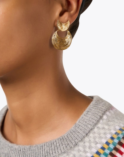 luna-gold-wave-earrings_look.jpeg