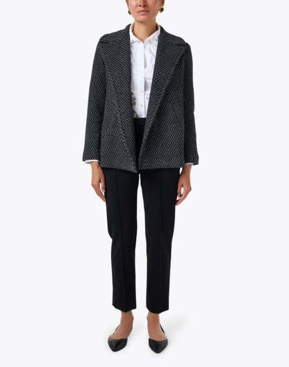 tratto-grey-chevron-jacket_look.jpeg