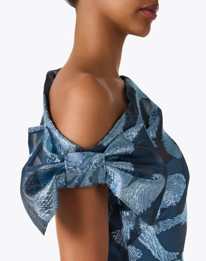 evelyn-blue-floral-print-dress_extra_1.jpeg