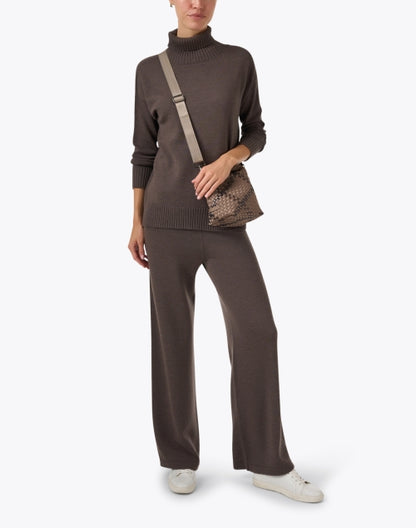 epopea-brown-wool-pant_look.jpeg