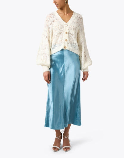 offwhite-crochet-vneck-cardigan_look.jpeg