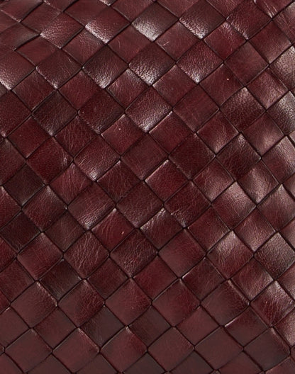 mercer-maroon-woven-leather-shoulder-bag_fabric.jpeg