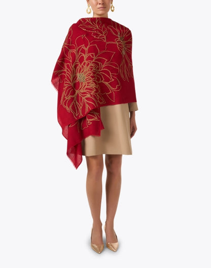 red-and-gold-embroidered-wool-scarf_extra_1.jpeg