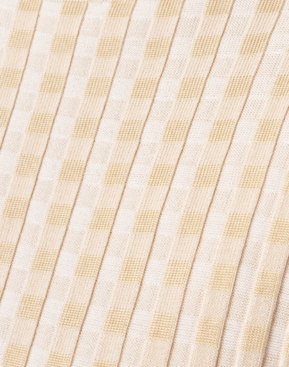 gingham-beige-knit-top_fabric.jpeg