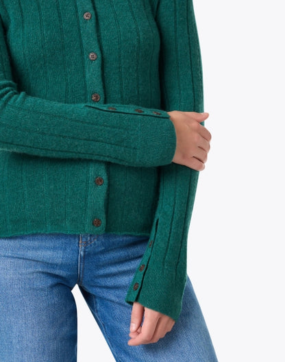 green-cashmere-sweater_extra_1.jpeg