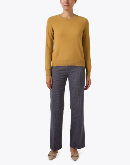 yellow-cashmere-pullover-sweater_look.jpeg