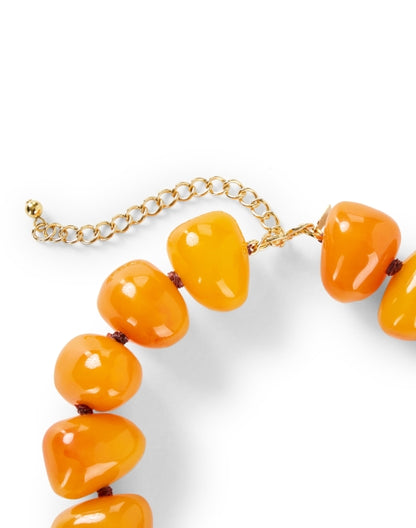 amber-pebble-beaded-necklace_back.jpeg