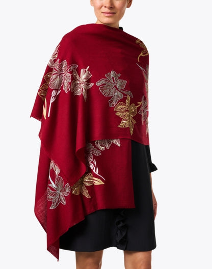 burgundy-glowing-garden-floral-embellished-wool-scarf_look.jpeg