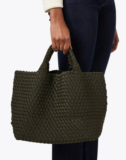 st-barths-medium-olive-green-woven-handbag_look.jpeg