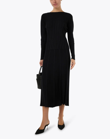 black-ribbed-knit-skirt_look.jpeg