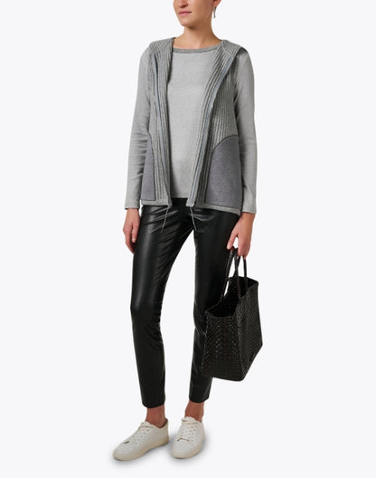 roccia-grey-sleeveless-hoodie-sweater_look.jpeg