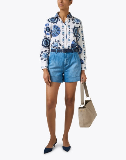 isa-white-and-blue-print-cotton-shirt_look.jpeg