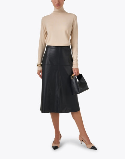 scilli-black-faux-leather-skirt_look.jpeg