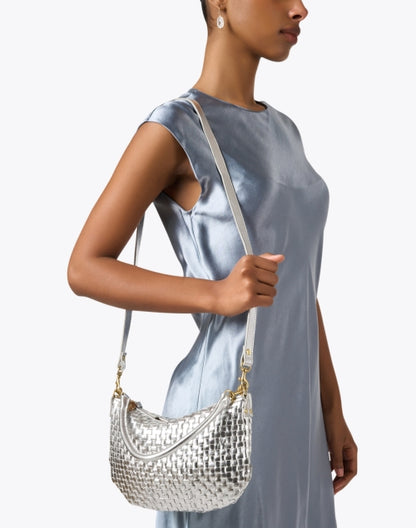 petit-moyen-silver-leather-messenger-bag_look.jpeg