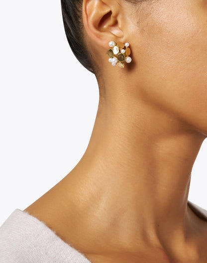 victoria-gold-and-pearl-cluster-earrings_look.jpeg