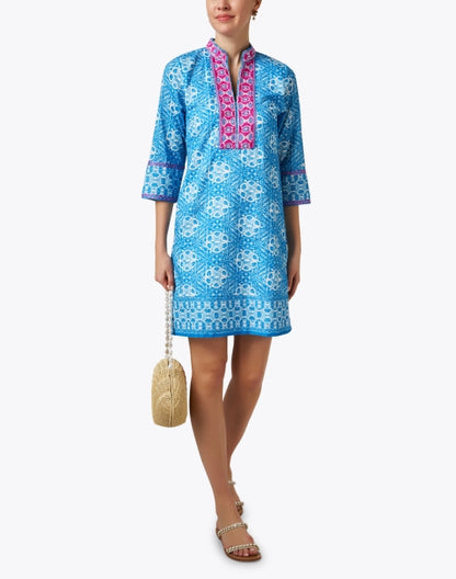 blue-and-pink-print-tunic-dress_look.jpeg