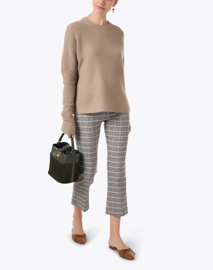 beige-cashmere-sweater_look.jpeg