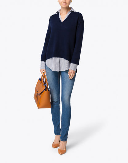 navy-sweater-with-striped-underlayer_look.jpeg