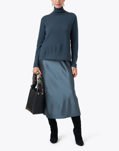 dark-blue-silk-skirt_look.jpeg