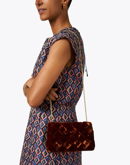 auzeen-sienna-brown-clutch_look.jpeg