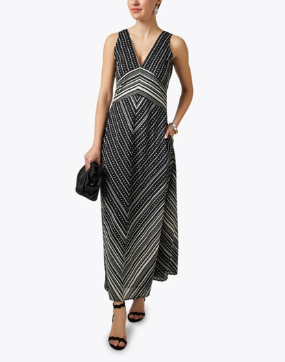 serenity-black-herringbone-print-dress_look.jpeg