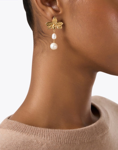 gold-flower-pearl-drop-earrings_look.jpeg