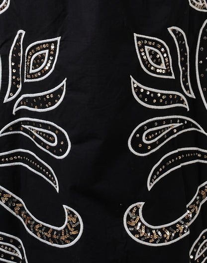 kali-black-and-white-embroidered-cotton-dress_fabric.jpeg