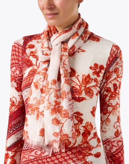 red-and-white-floral-print-cashmere-silk-scarf_look.jpeg