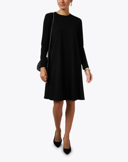 quarto-black-shift-dress_look.jpeg