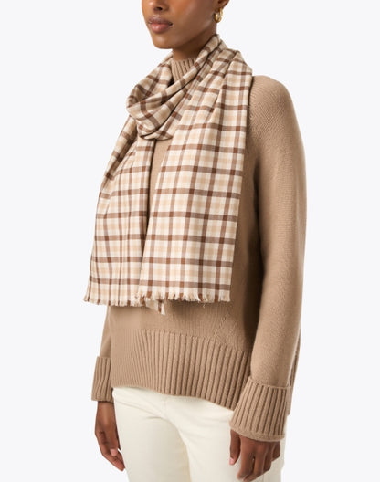 dida-beige-plaid-wool-scarf_look.jpeg