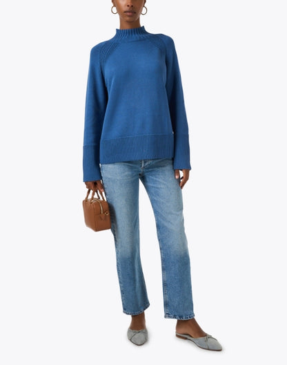 sapphire-blue-cotton-sweater_look.jpeg