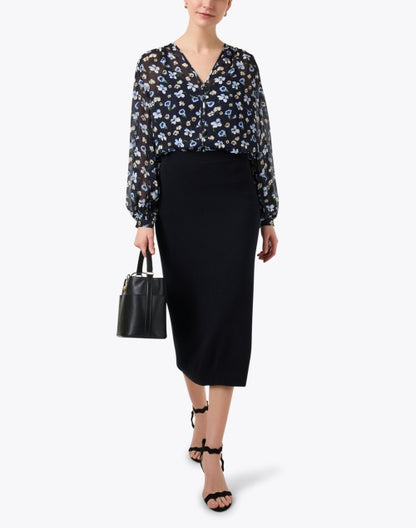 alec-navy-floral-print-blouse_look.jpeg