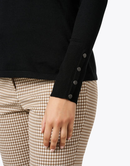 black-button-cuff-top_extra_1.jpeg