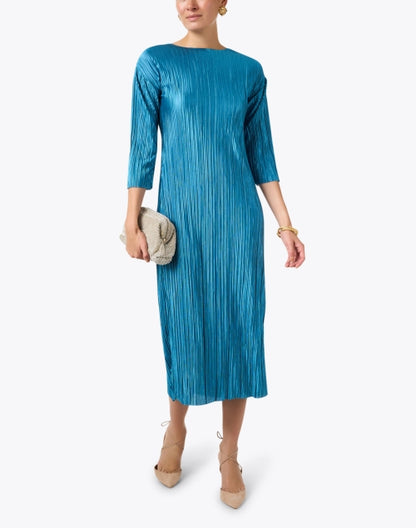 blue-pleated-dress_look.jpeg