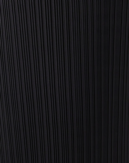 black-pleated-midi-skirt_fabric.jpeg